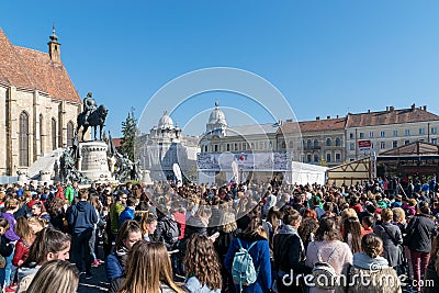 10.000 readers attempt to set a new GUINNESS WORLD RECORD in the category â€žMost people in a reading relayâ€ in Cluj Napoca, Editorial Stock Photo